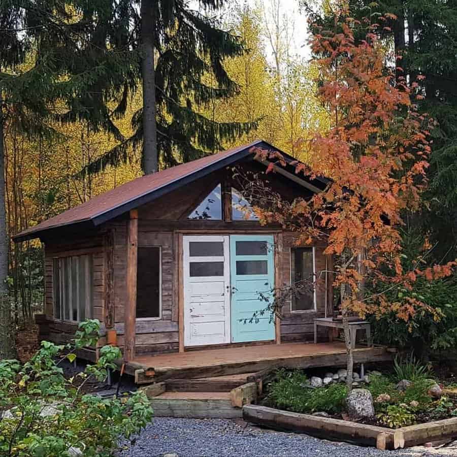 Cabin-Small-House-Ideas-goodvibesshed