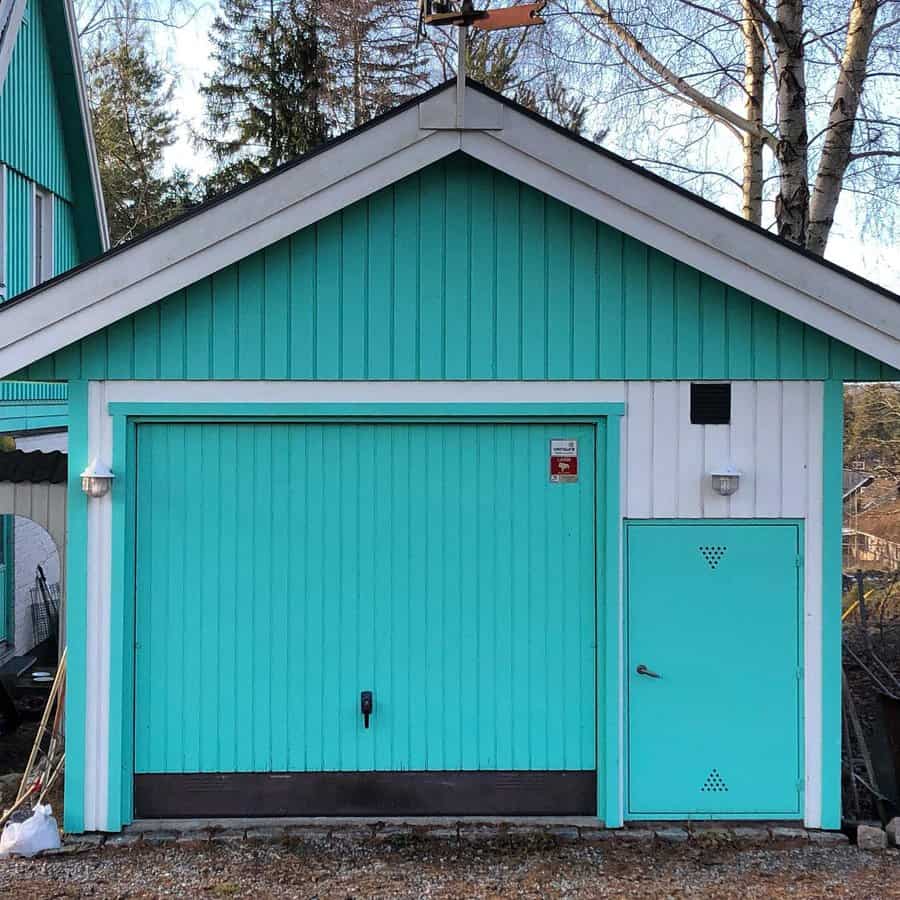 Painted-Garage-Door-Ideas-sisselia