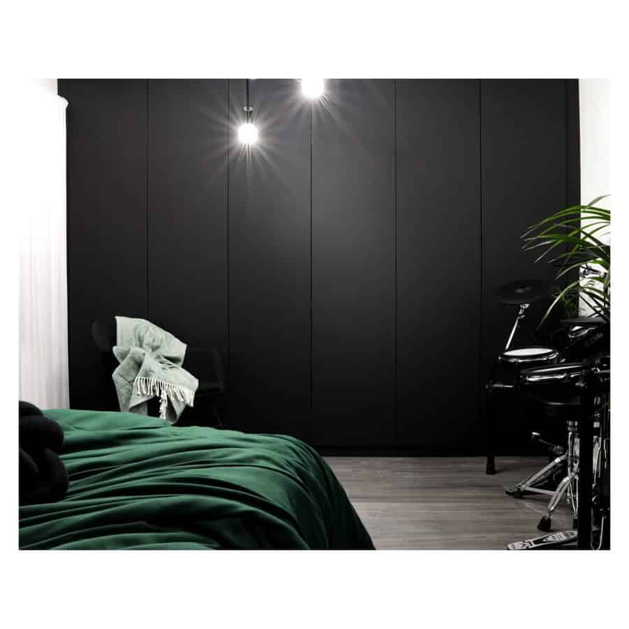 Wall-Black-Bedroom-Ideas-2-zaneta_home_