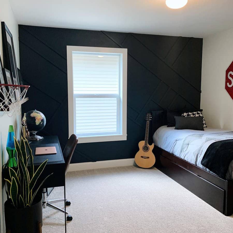 Wall-Black-Bedroom-Ideas-fourlandhome