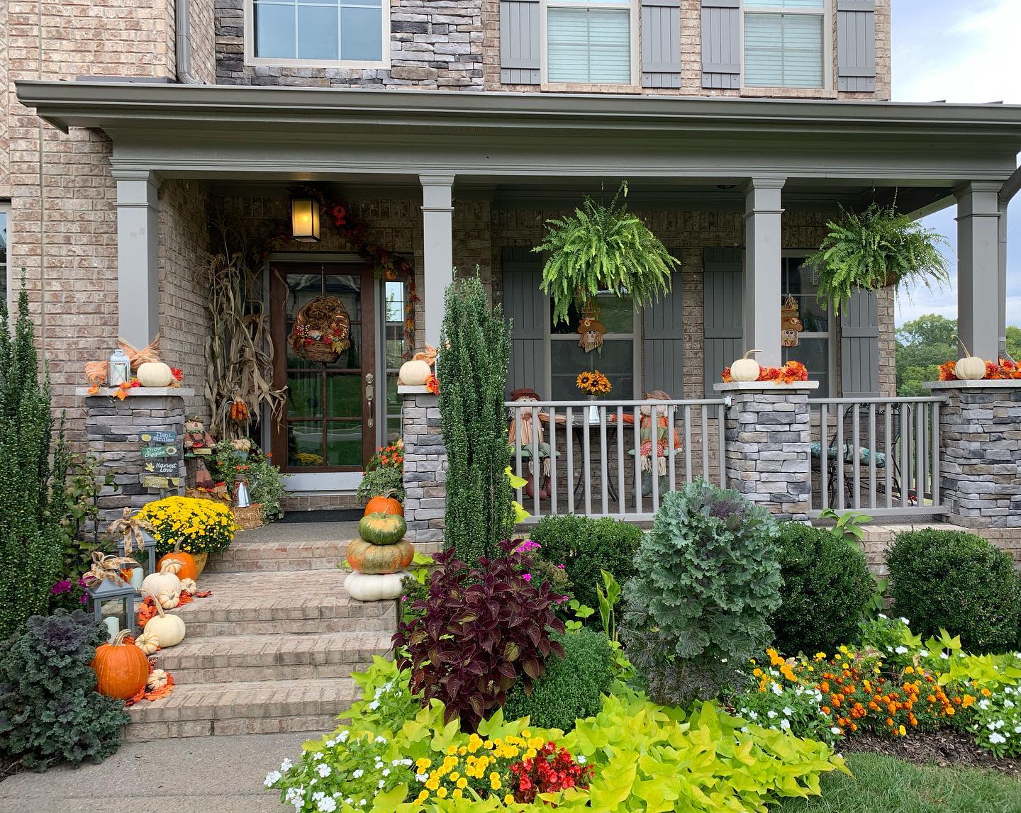porch-fall-decorating-ideas-lizmaikagardendesign