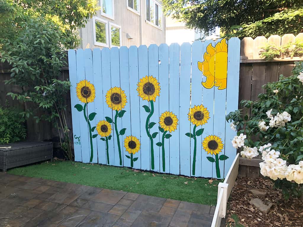 Painted Pallet Fence Ideas Cherrichiodo