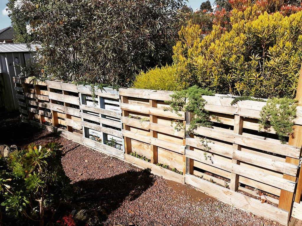 Recycled Pallet Fence Ideas Awwburke