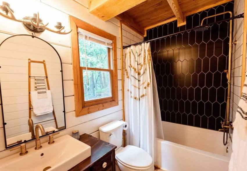 Cabin Rustic Bathroom Peteys Peak