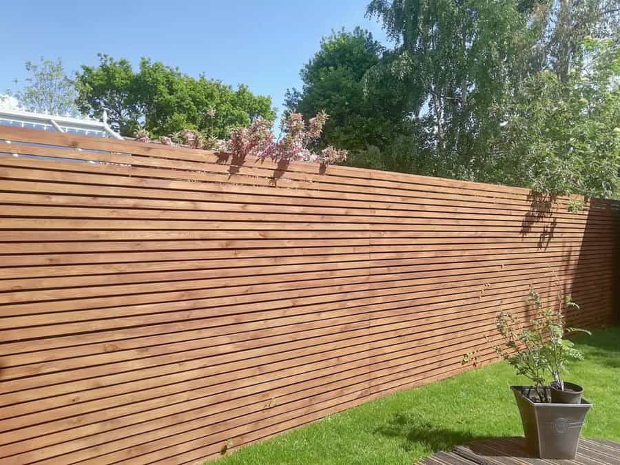 Modern-Horizontal-Fence-Ideas-before_and_after_home_ideas