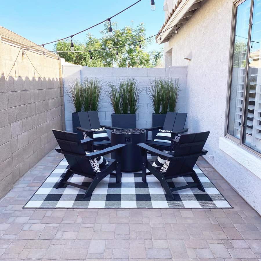 Patio-Backyard-Ideas-on-a-Budget-findhomesweetazhome