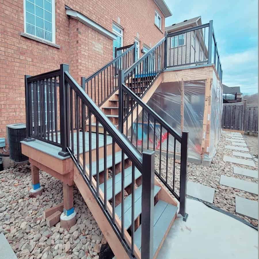Stair-Deck-Railing-Ideas-srtrailing
