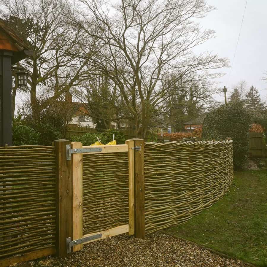 Woven Garden Fence Ideas Wonderwood Foxcotte