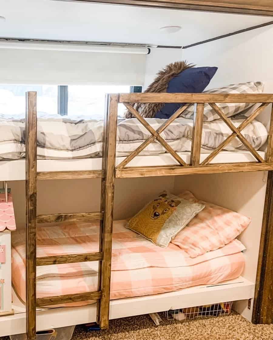 bunk-beds-room-small-room-ideas-humbills.homeonwheels-5301154
