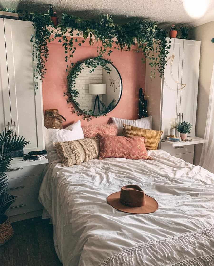 Small-Cozy-Bedroom-Ideas-nicoleashley