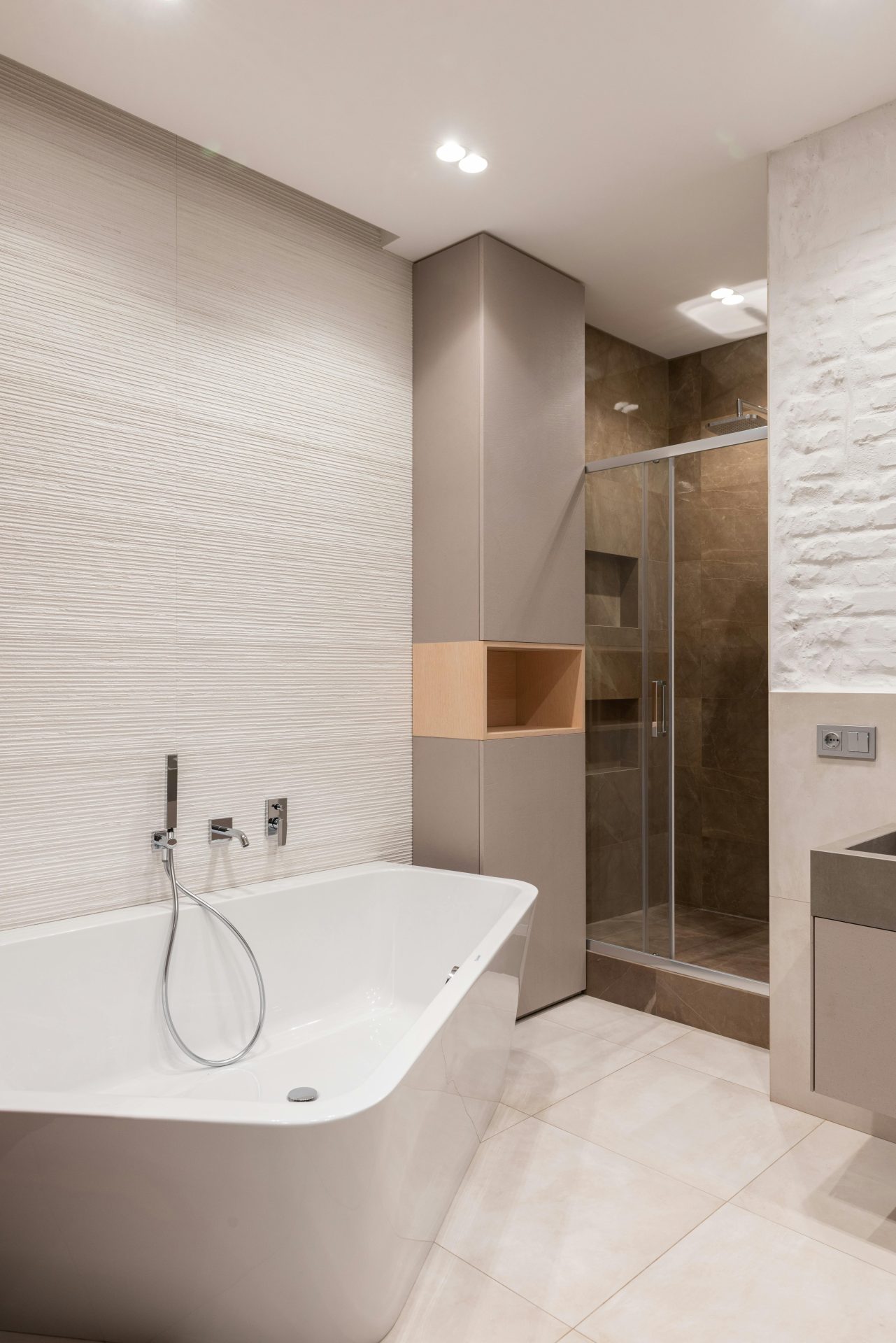 Considerations Before Choosing a Bathroom Ceiling Design