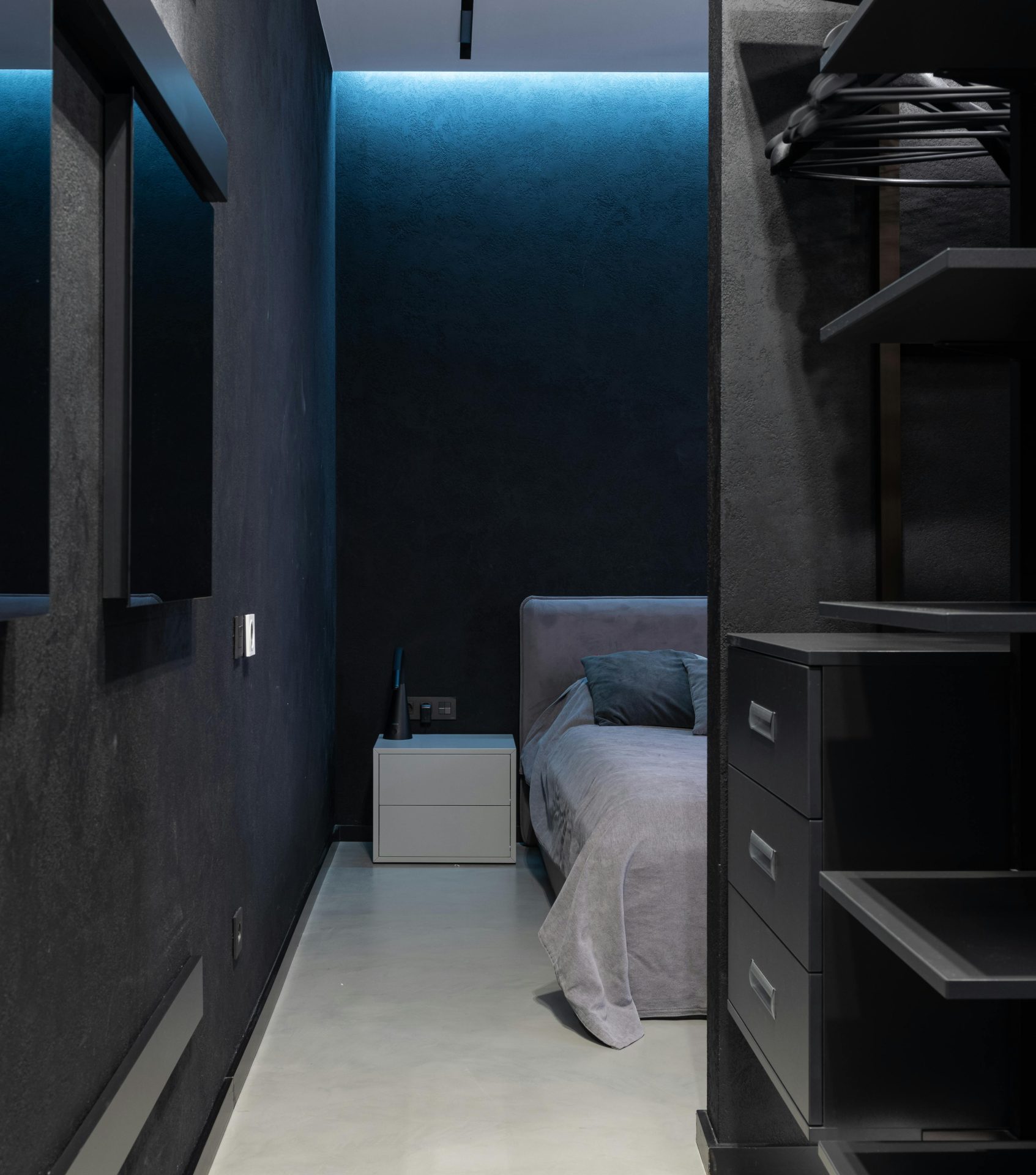 Essential Elements in Black Bedroom Design