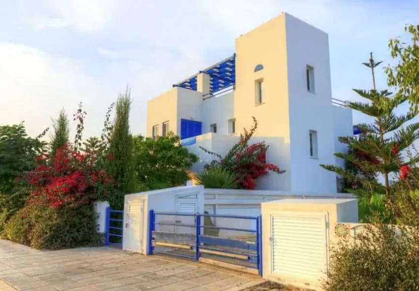 Modern Mediterranean Style House