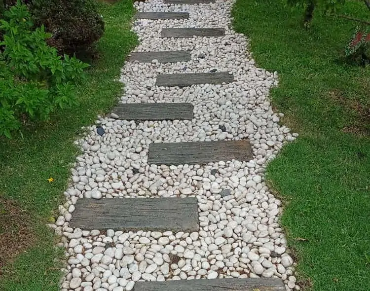 Stepping Stone Sidewalk Ideas